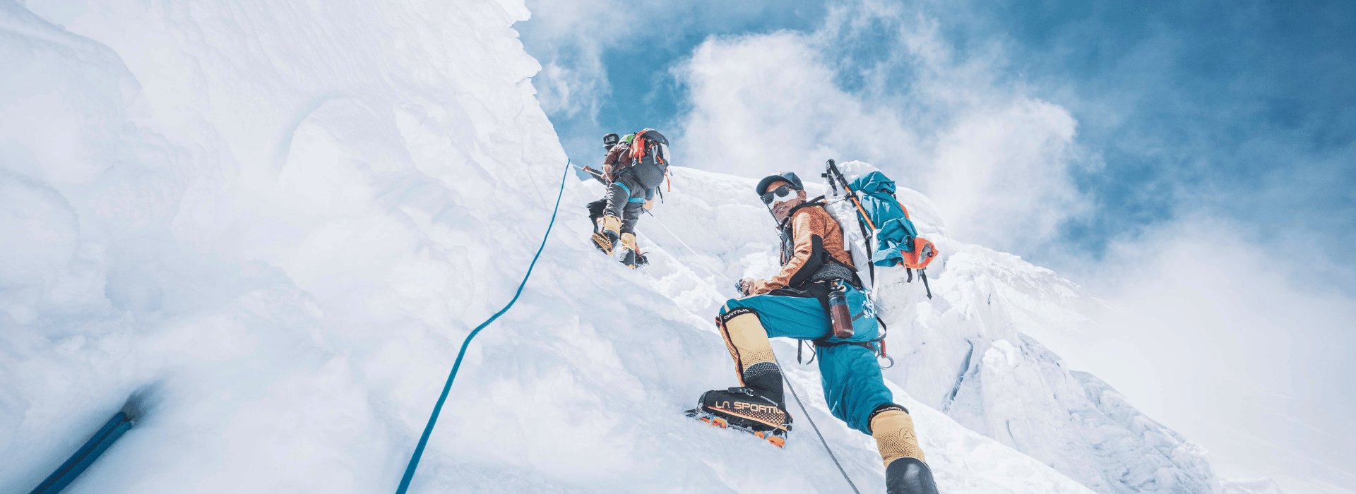 Climbers on the fixed line on Manaslu
