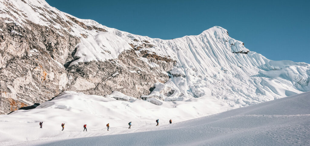 Island Peak with Earths Edge